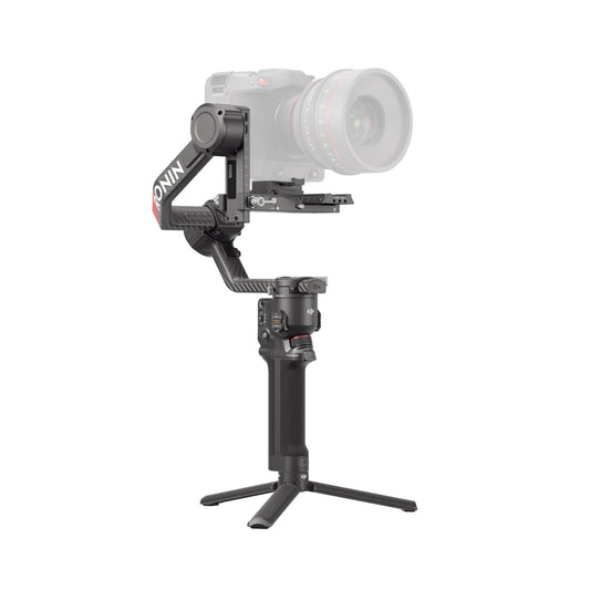 DJI RS 4 Pro combo with camera in white background